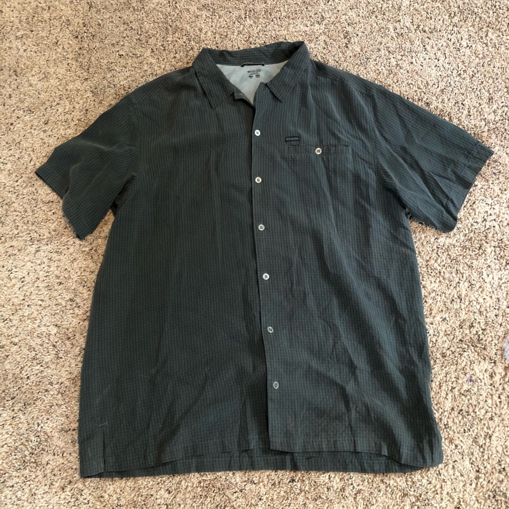 Columbia shirt sleeved shirt